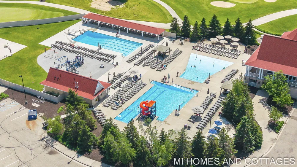 4401 Grand Pt, Holland, MI 49424