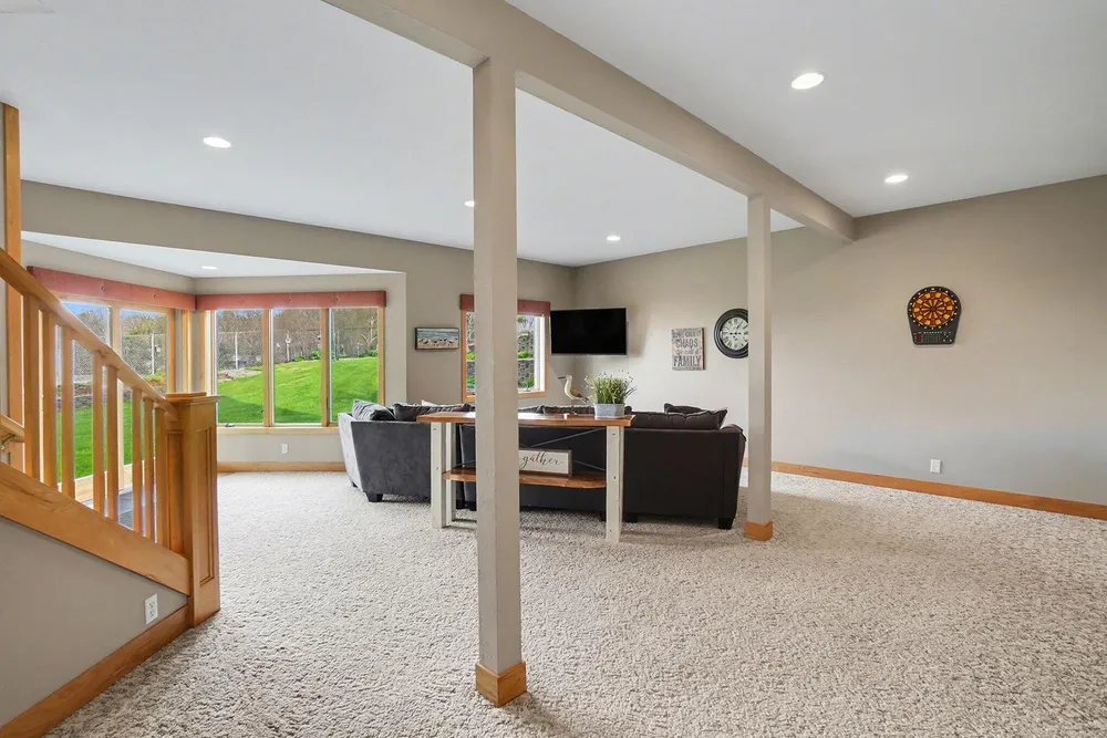 2213 N Bristol St, Holland, MI 49424