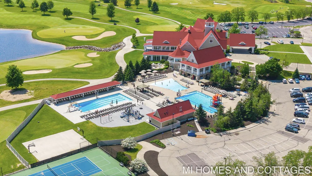 4401 Grand Pt, Holland, MI 49424