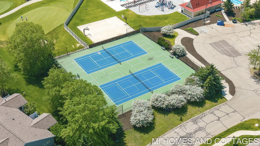 4401 Grand Pt, Holland, MI 49424