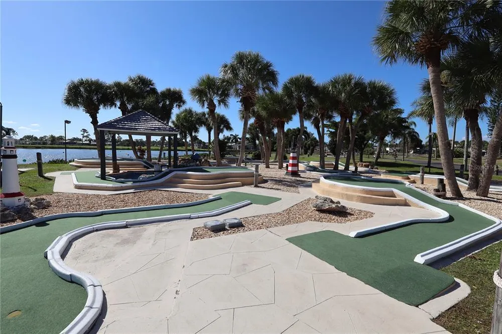 2100 Kings Hwy, Port Charlotte, FL 33980