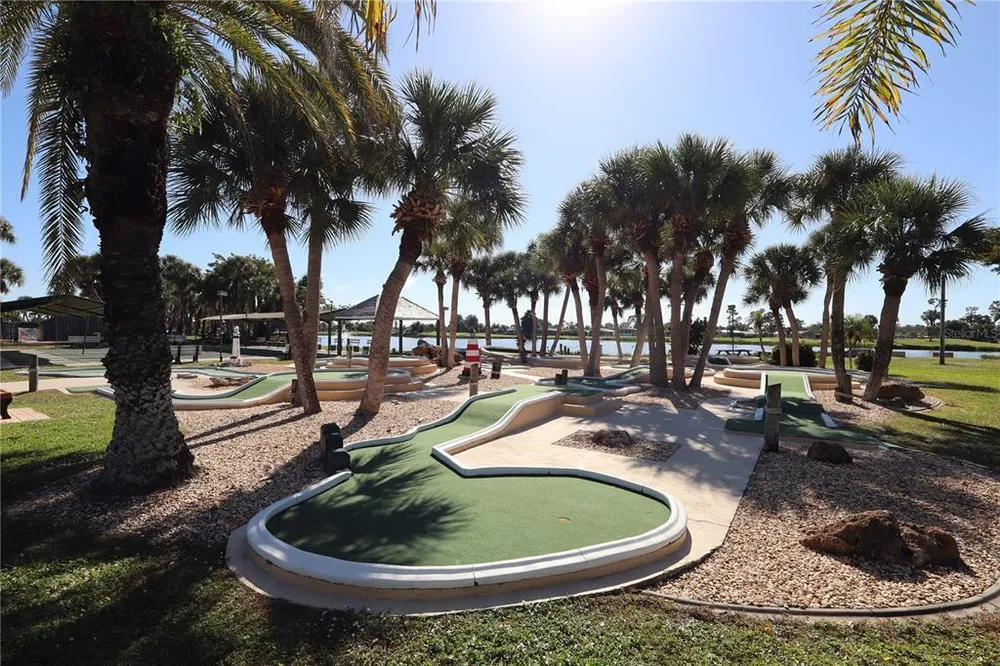 2100 Kings Hwy, Port Charlotte, FL 33980
