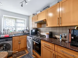Castle Way, Feltham thumb 3