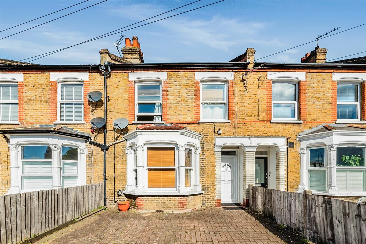 Fountain Road, London