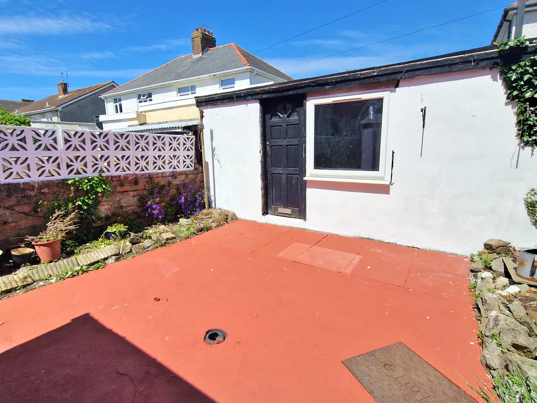 REYNALLT PLACE, PORTHCAWL, CF36 3DR
