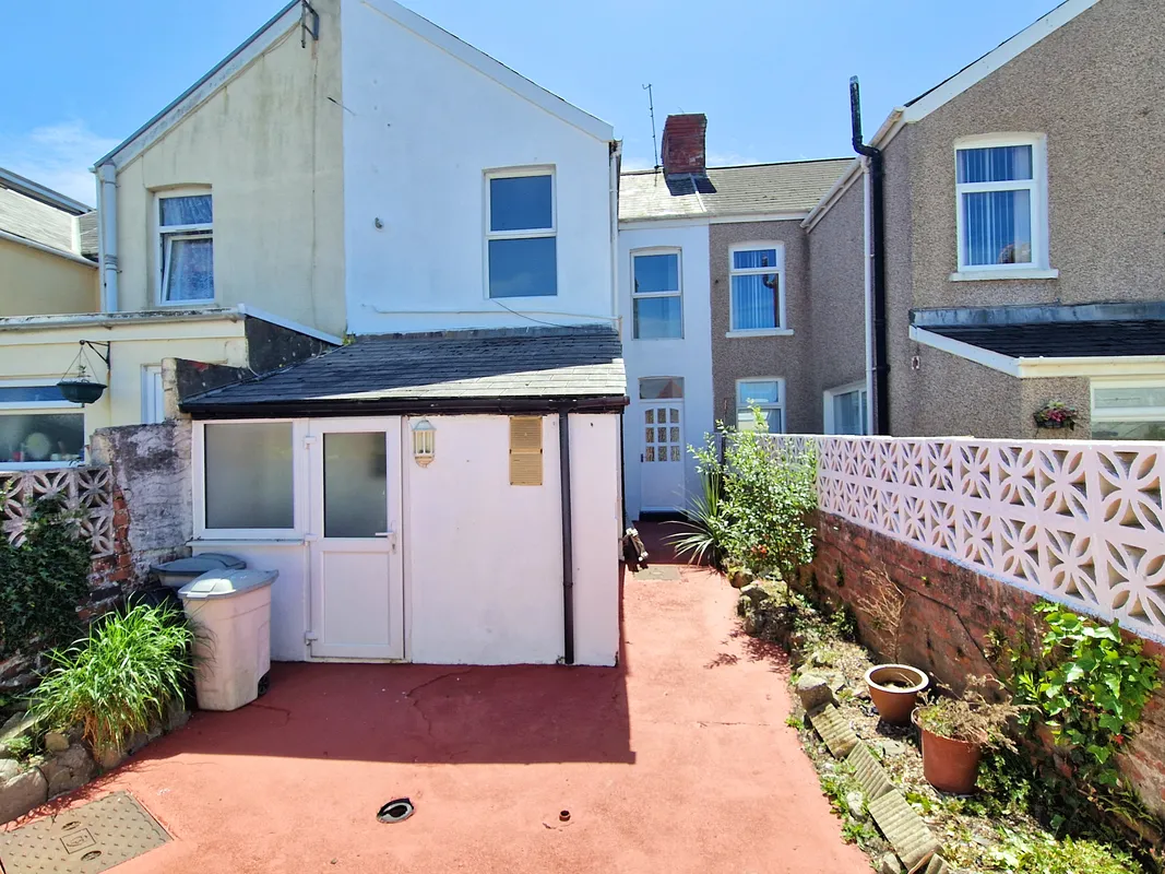 REYNALLT PLACE, PORTHCAWL, CF36 3DR
