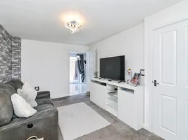 Maplesden Close, Oulton, Lowestoft thumb 2