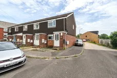 Newport Road, Newbury, RG14 photo 1