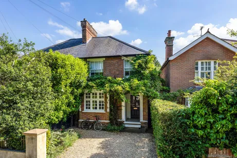 Peperharow Road, Godalming, GU7