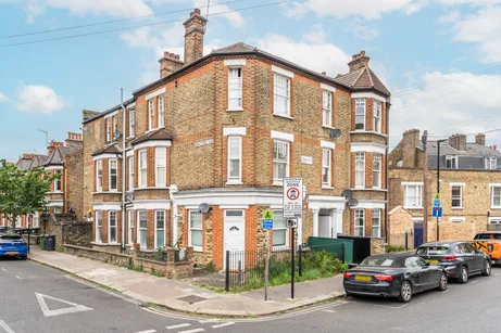 132 Stonhouse Street, London, SW4