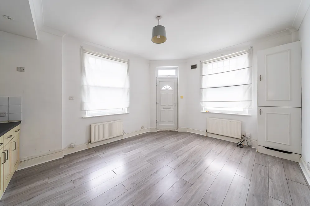 132 Stonhouse Street, London, SW4 photo 3