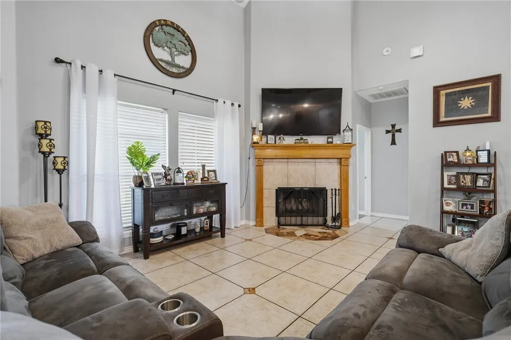 6542 Macarena Dr, Corpus Christi, TX 78414