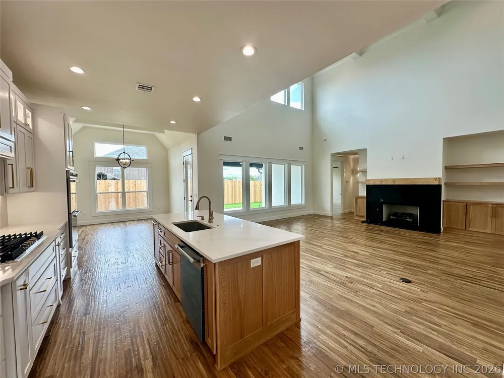 17298 E 45th Pl, Tulsa, OK 74134