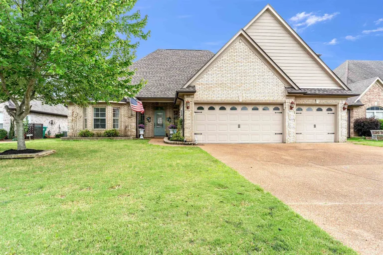 310 WHISPERING MEADOWS DRIVE, Oakland, TN 38060