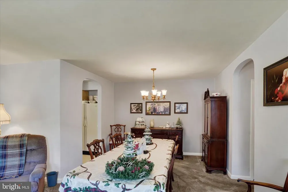 8849 Winchester Ave, Philadelphia, PA 19115