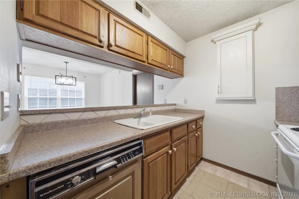 6738 S 78th East Ave, Tulsa, OK 74133