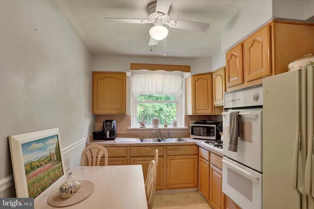 8849 Winchester Ave, Philadelphia, PA 19115