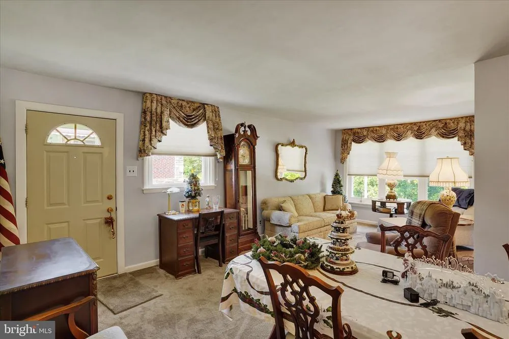 8849 Winchester Ave, Philadelphia, PA 19115