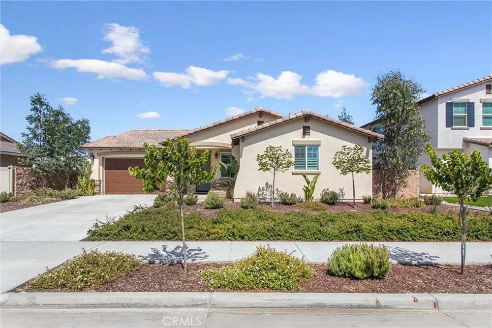 1216 Flagstone Ln, Hemet, CA 92545-2189