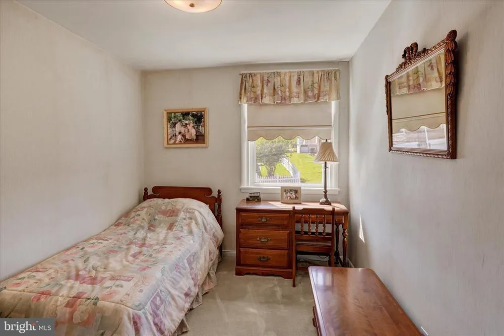 8849 Winchester Ave, Philadelphia, PA 19115