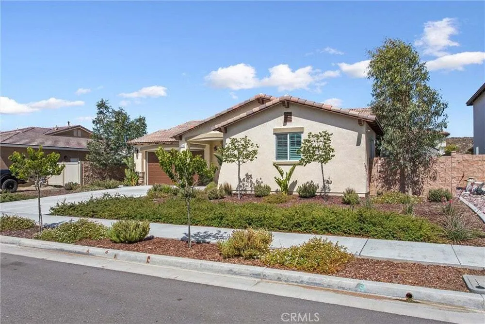 1216 Flagstone Ln, Hemet, CA 92545-2189