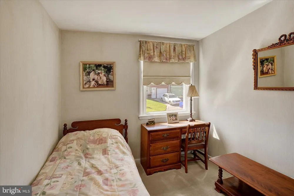 8849 Winchester Ave, Philadelphia, PA 19115