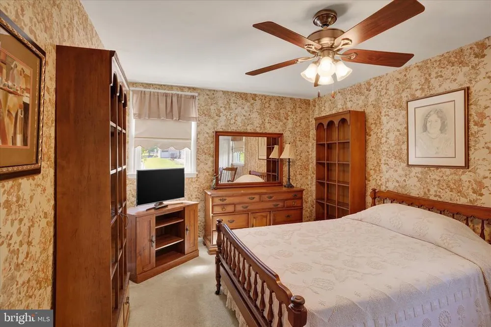 8849 Winchester Ave, Philadelphia, PA 19115
