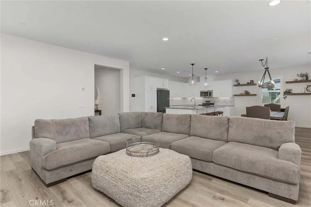 1216 Flagstone Ln, Hemet, CA 92545-2189