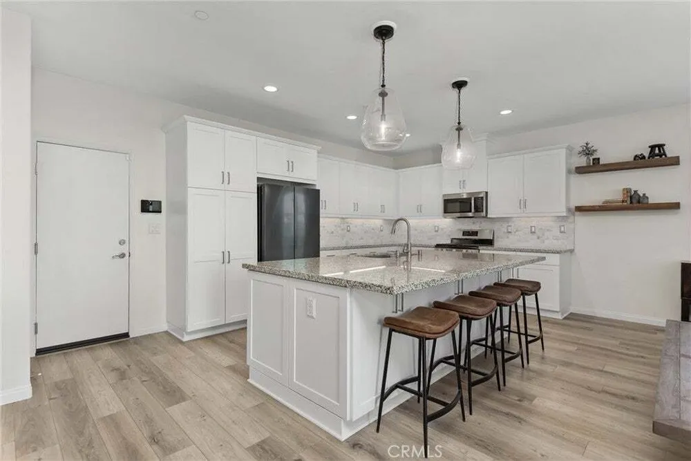 1216 Flagstone Ln, Hemet, CA 92545-2189