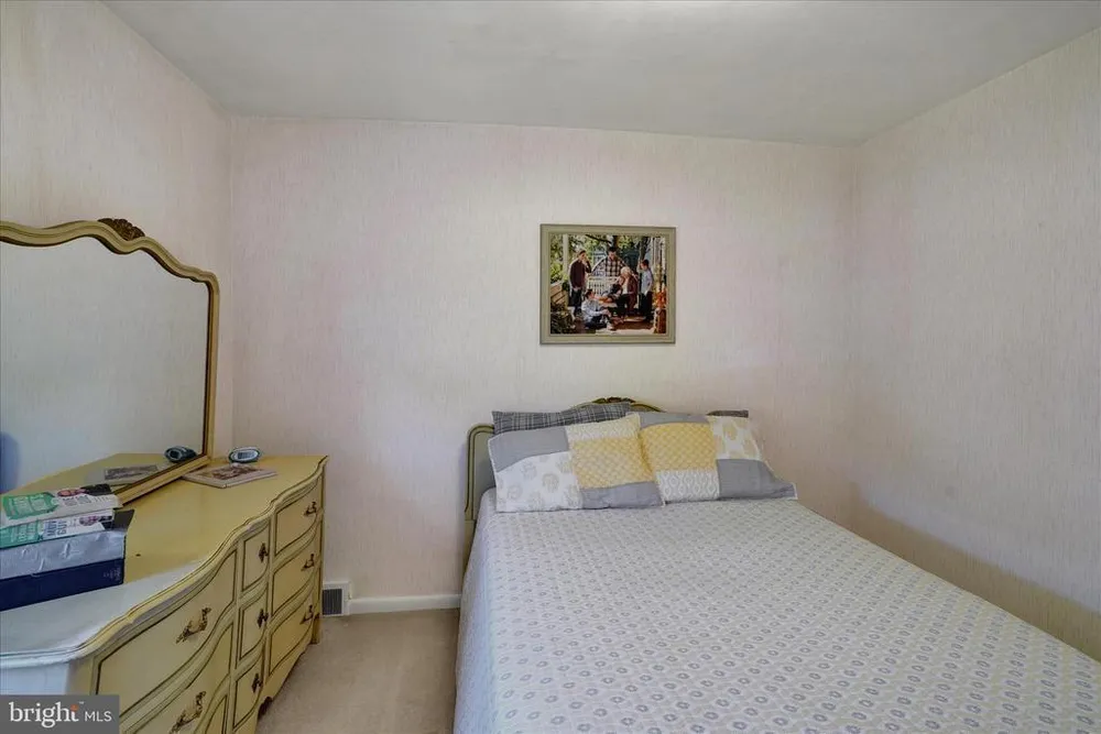 8849 Winchester Ave, Philadelphia, PA 19115