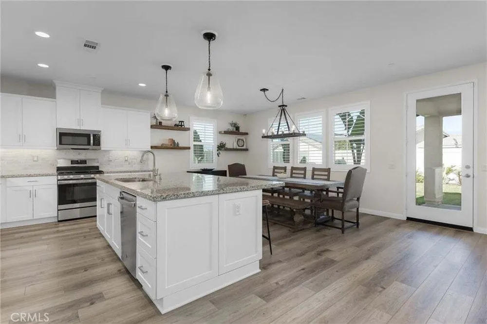 1216 Flagstone Ln, Hemet, CA 92545-2189