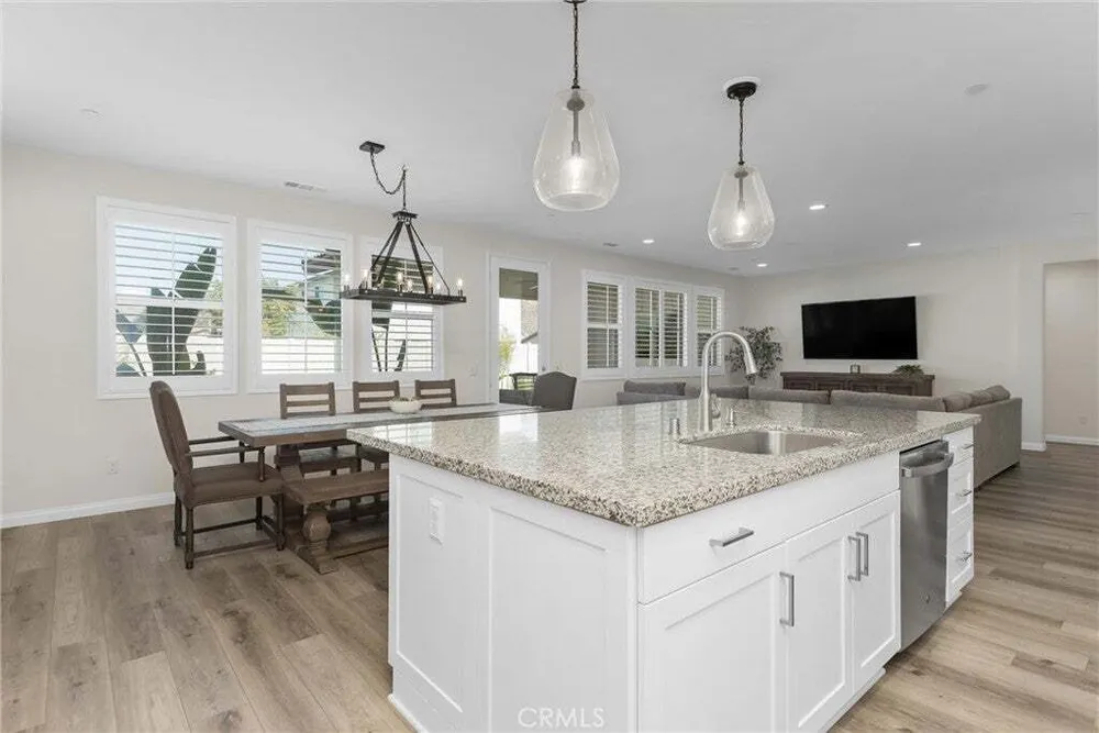 1216 Flagstone Ln, Hemet, CA 92545-2189