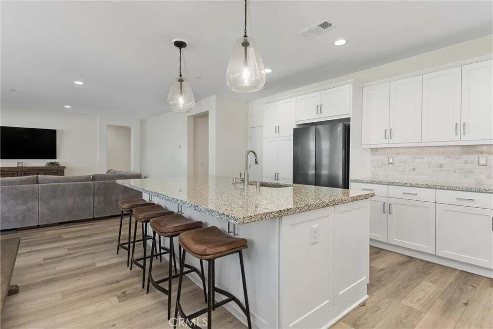 1216 Flagstone Ln, Hemet, CA 92545-2189