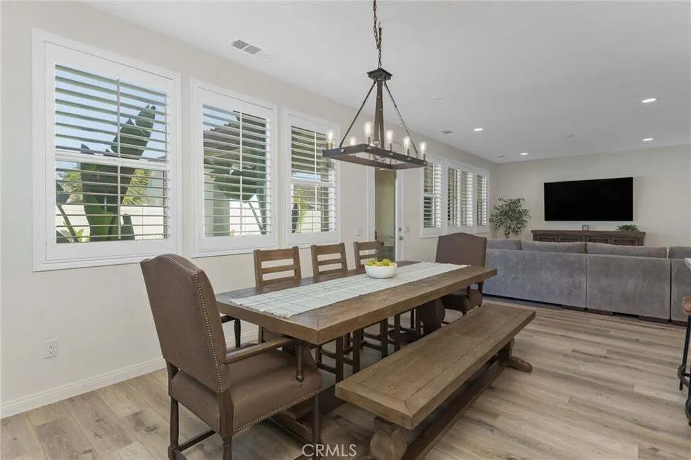 1216 Flagstone Ln, Hemet, CA 92545-2189