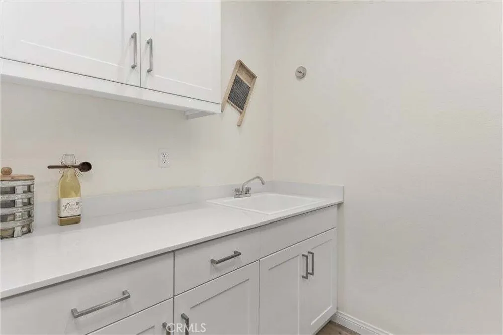 1216 Flagstone Ln, Hemet, CA 92545-2189