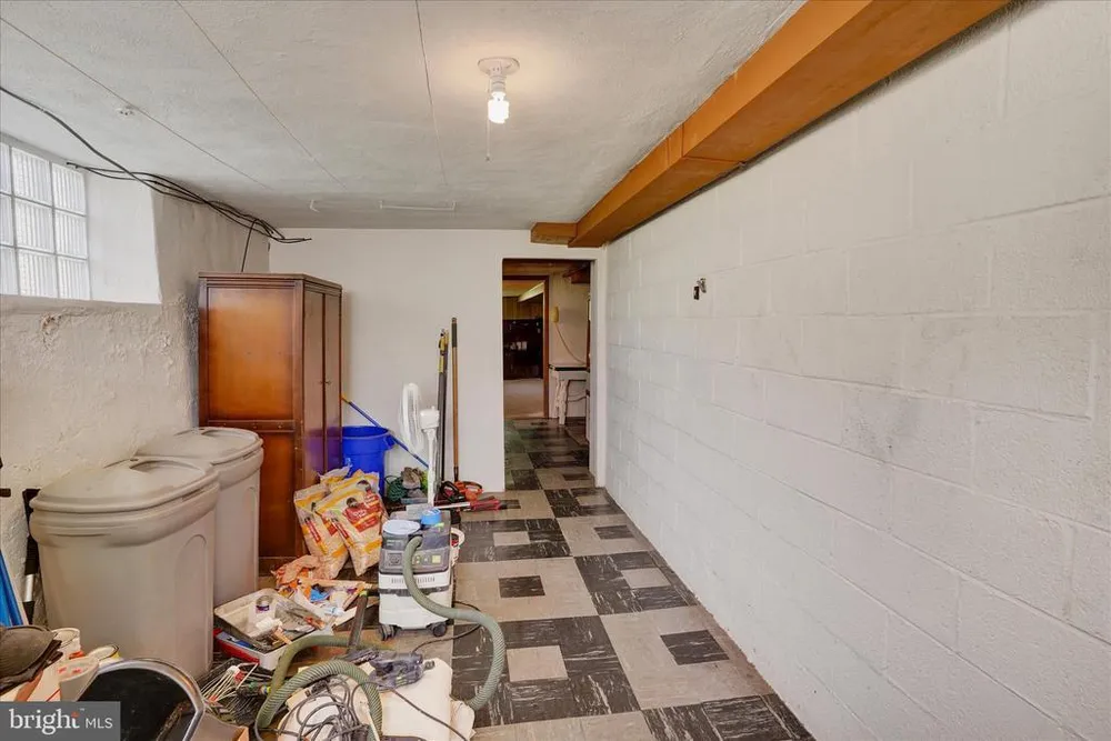 8849 Winchester Ave, Philadelphia, PA 19115