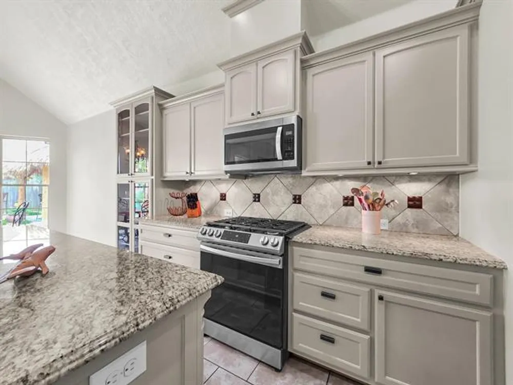 311 Winding Brook Dr, Lumberton, TX 77657