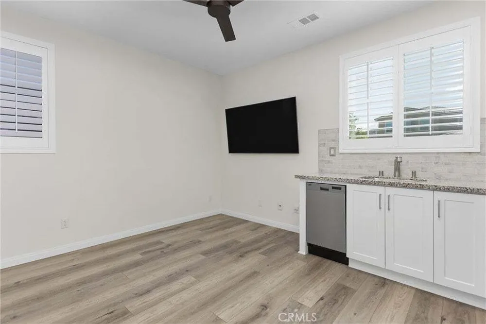 1216 Flagstone Ln, Hemet, CA 92545-2189