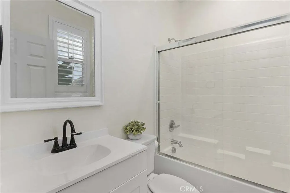 1216 Flagstone Ln, Hemet, CA 92545-2189