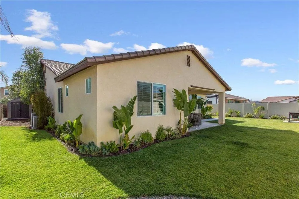 1216 Flagstone Ln, Hemet, CA 92545-2189
