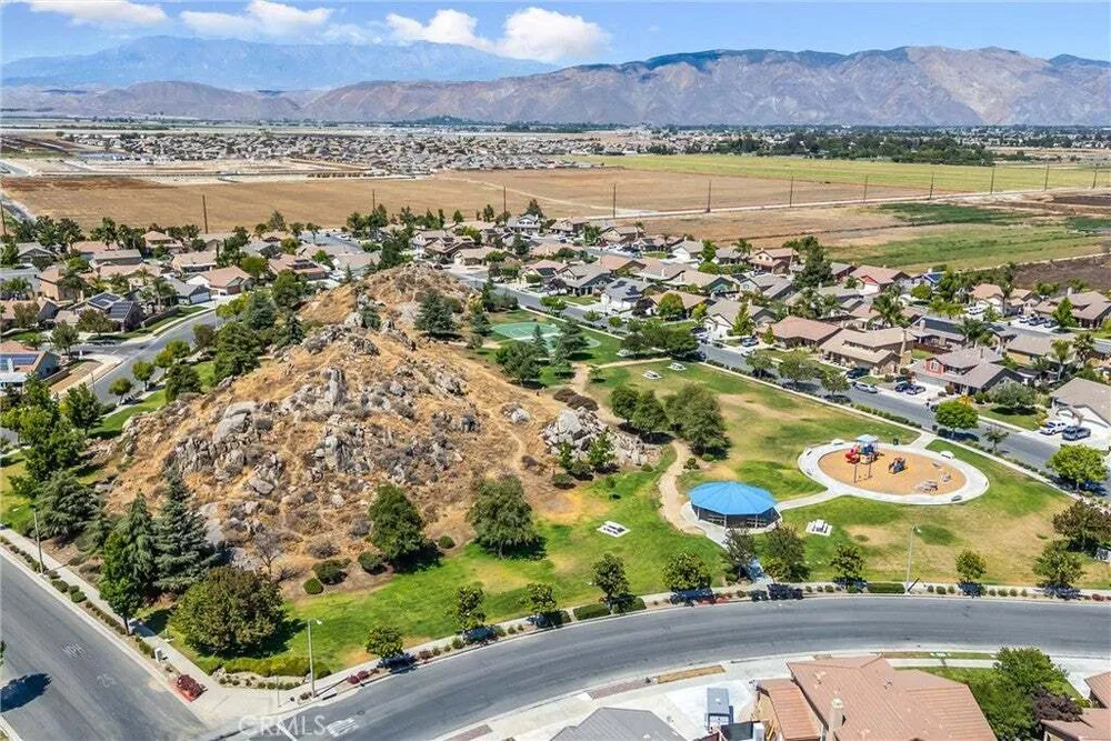 1216 Flagstone Ln, Hemet, CA 92545-2189