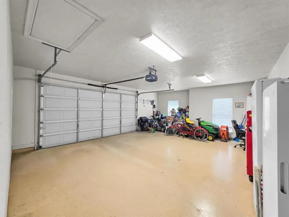 311 Winding Brook Dr, Lumberton, TX 77657