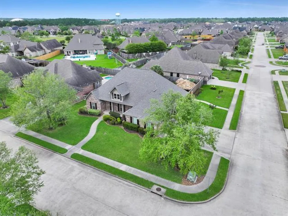 311 Winding Brook Dr, Lumberton, TX 77657