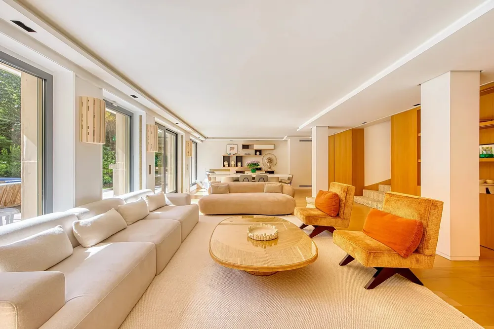 Neuilly-sur-Seine, 92200, France