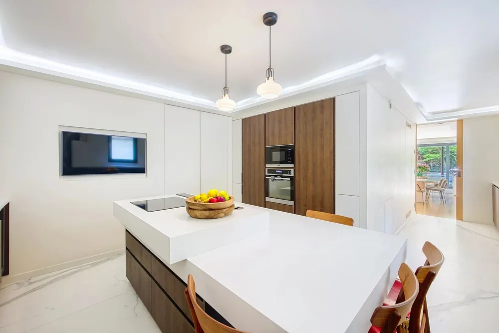 Neuilly-sur-Seine, 92200, France