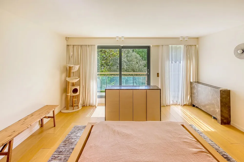 Neuilly-sur-Seine, 92200, France