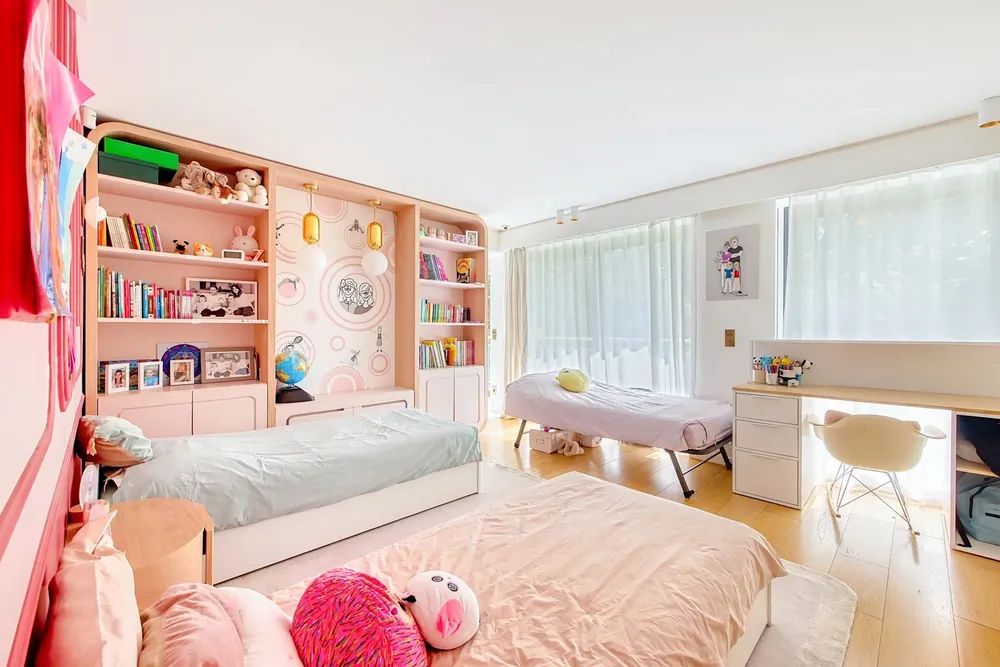 Neuilly-sur-Seine, 92200, France