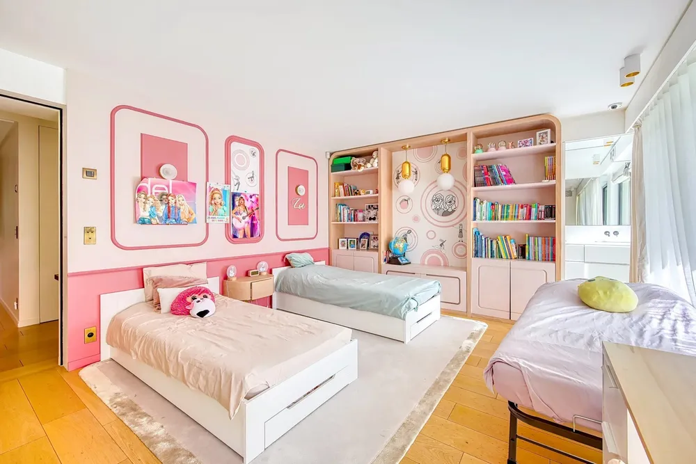 Neuilly-sur-Seine, 92200, France