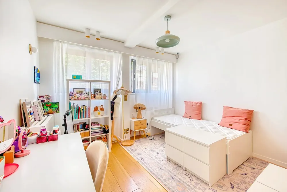 Neuilly-sur-Seine, 92200, France