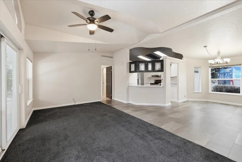 4402 S Sunny Creek Cir, Spokane, WA 99224